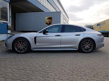 Porsche Panamera 4S seitlich nachher